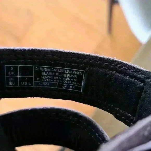 Dr. Martens Blaire Slide Flower Sandals - Color: Lilac - Size: 7 - Picture 10 of 11